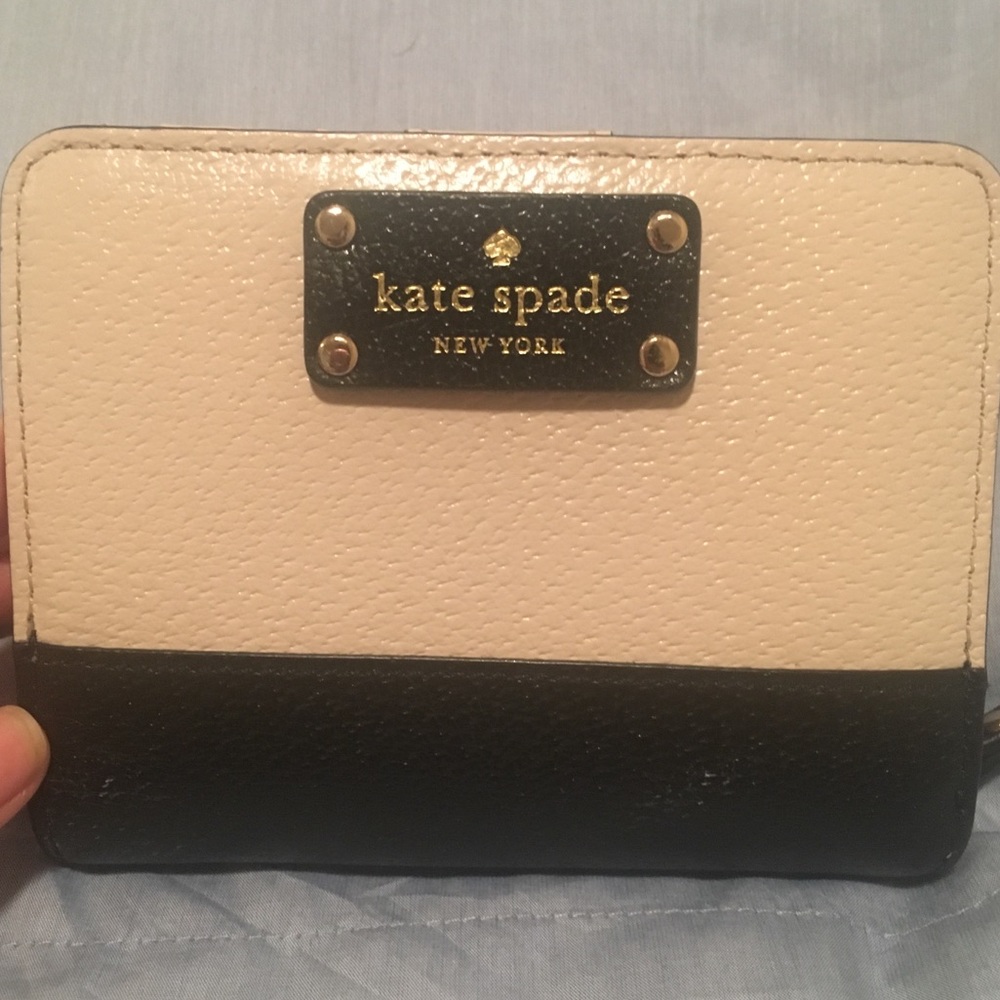 Kate Spade Leather Wallet in Cream & Black